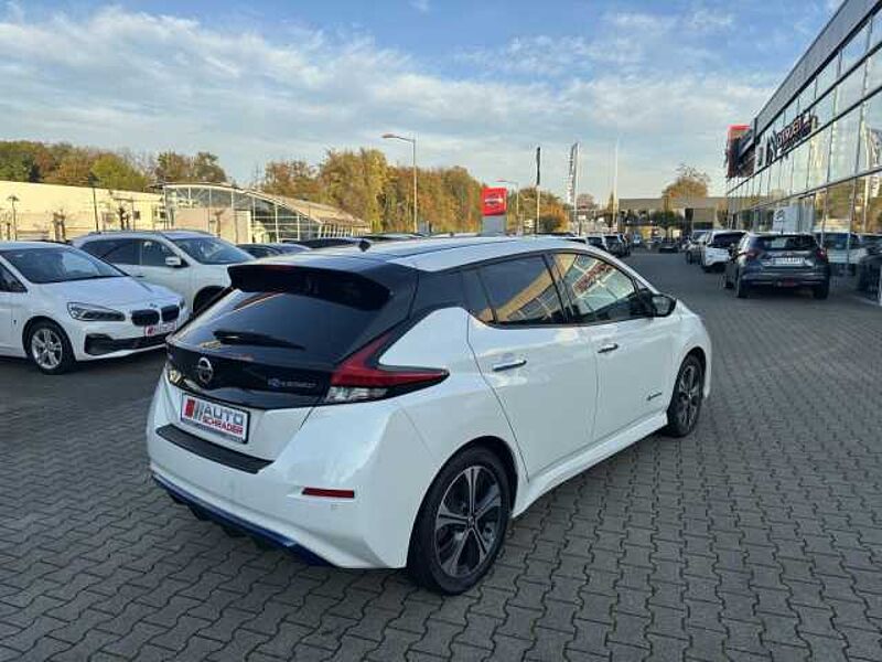 Nissan Leaf 40 kWh TEKNA LED/NAVI/LEDER/BOSE/KLIMAAUT.