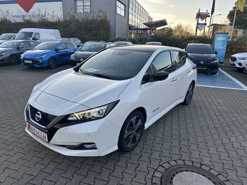 Nissan Leaf 40 kWh TEKNA LED/NAVI/LEDER/BOSE/KLIMAAUT.