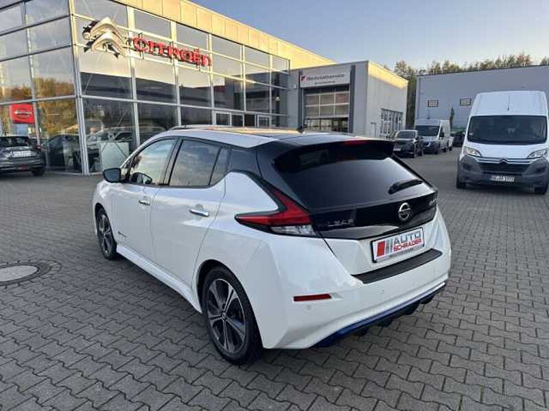 Nissan Leaf 40 kWh TEKNA LED/NAVI/LEDER/BOSE/KLIMAAUT.