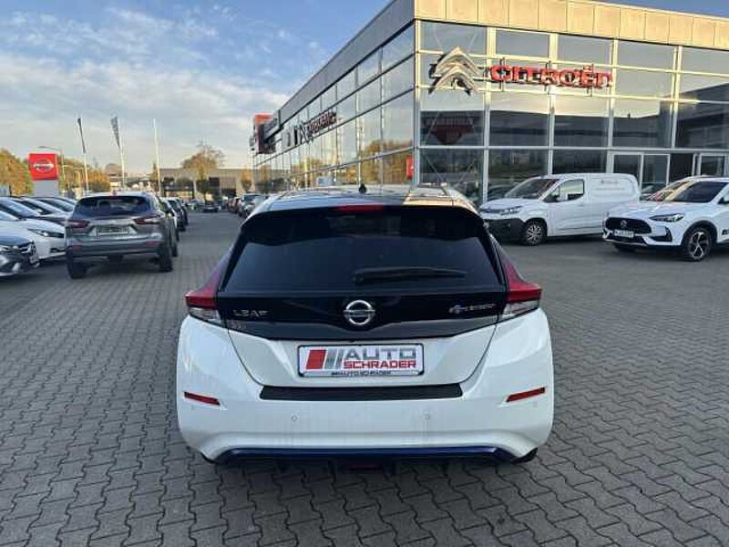 Nissan Leaf 40 kWh TEKNA LED/NAVI/LEDER/BOSE/KLIMAAUT.