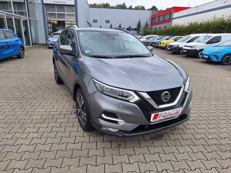 Nissan Qashqai 1.3 DIG-T DCT N-CONNECTA LED/PGD/WSSH/LM