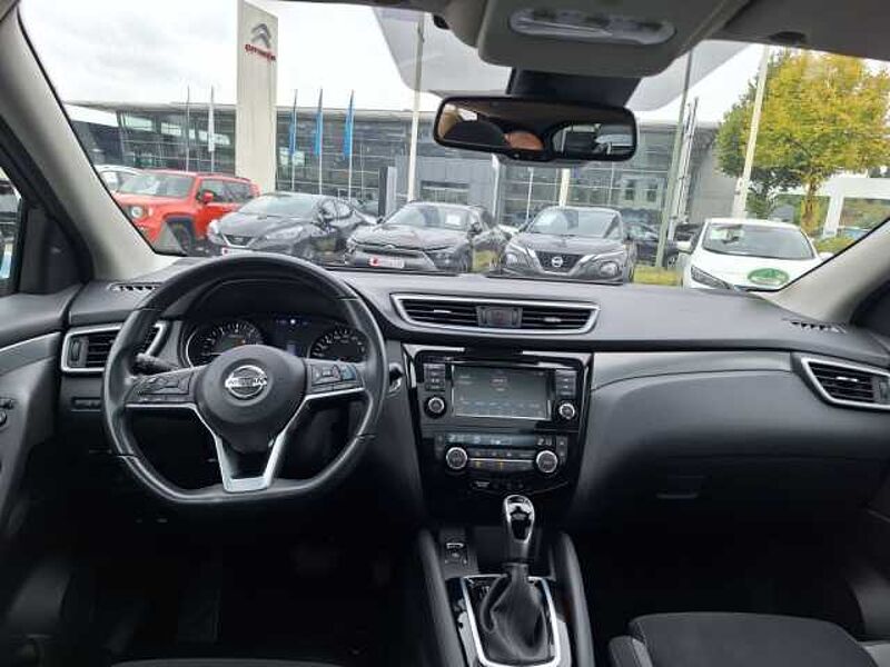 Nissan Qashqai 1.3 DIG-T DCT N-CONNECTA LED/PGD/WSSH/LM