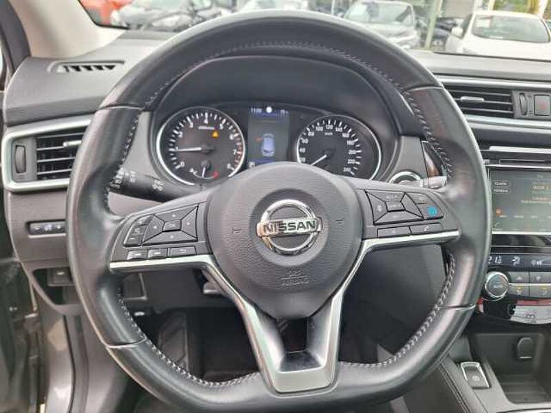 Nissan Qashqai 1.3 DIG-T DCT N-CONNECTA LED/PGD/WSSH/LM